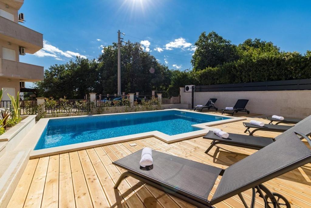 Villa Munat Liznjan Bagian luar foto