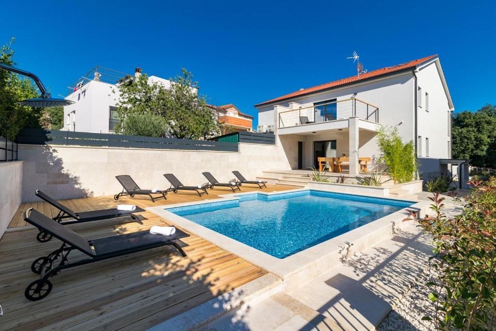 Villa Munat Liznjan Bagian luar foto
