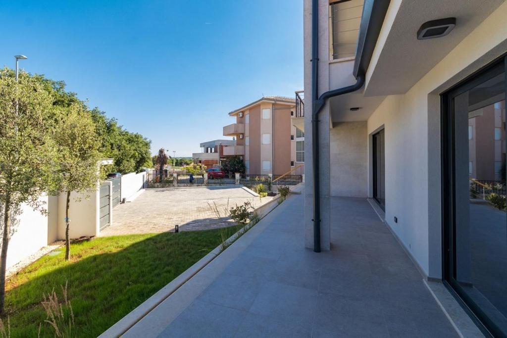 Villa Munat Liznjan Bagian luar foto