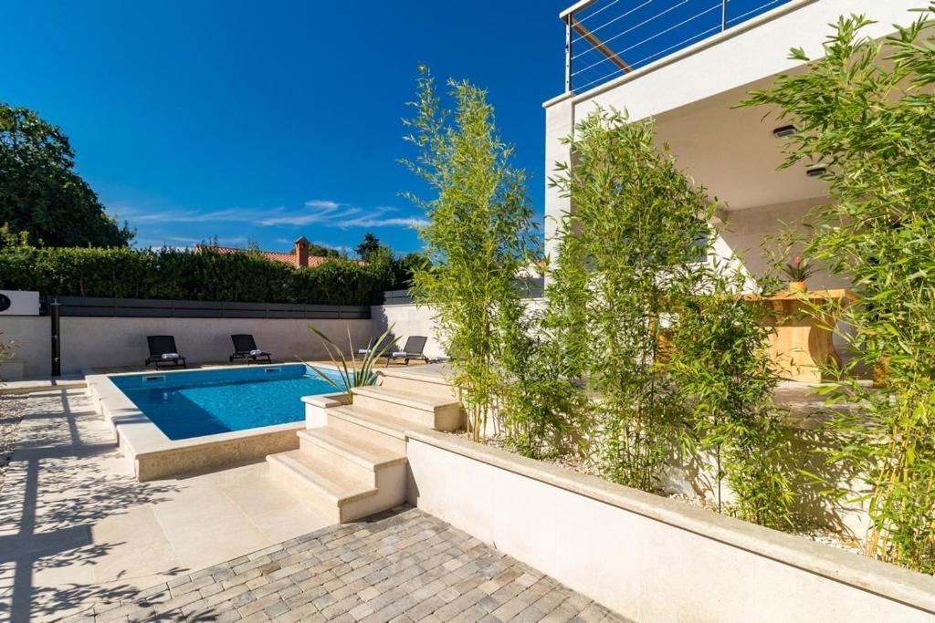 Villa Munat Liznjan Bagian luar foto