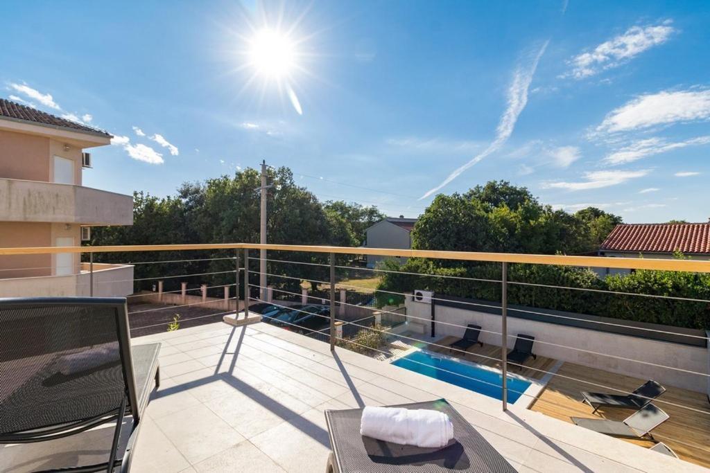 Villa Munat Liznjan Bagian luar foto