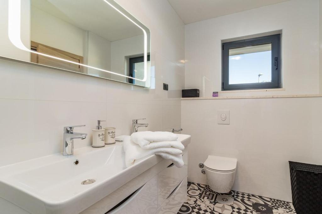 Villa Munat Liznjan Bagian luar foto