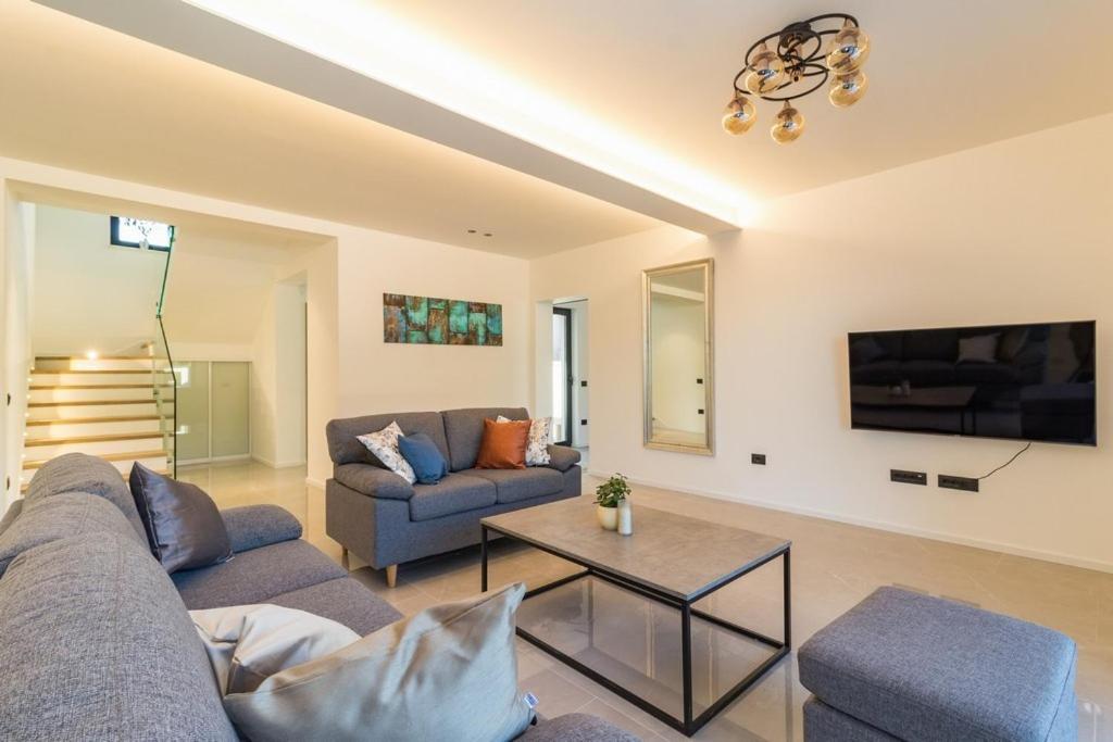 Villa Munat Liznjan Bagian luar foto