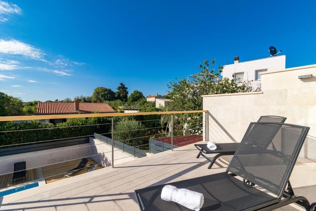 Villa Munat Liznjan Bagian luar foto
